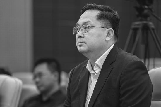 BTV Thu Hà VTV và nhiều sao Việt tiếc thương ông Hoàng Nam Tiến ra đi đột ngột