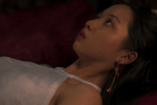 Lâm Thanh Mỹ lần đầu 'làm dâu', sinh con ở tuổi 20