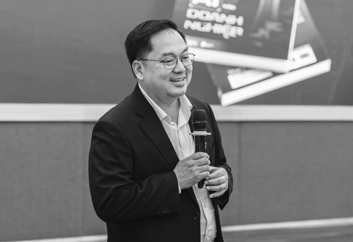 Một người bạn chia sẻ dòng tin nhắn cuối đời tiết lộ tình trạng sức khỏe ông Hoàng Nam Tiến