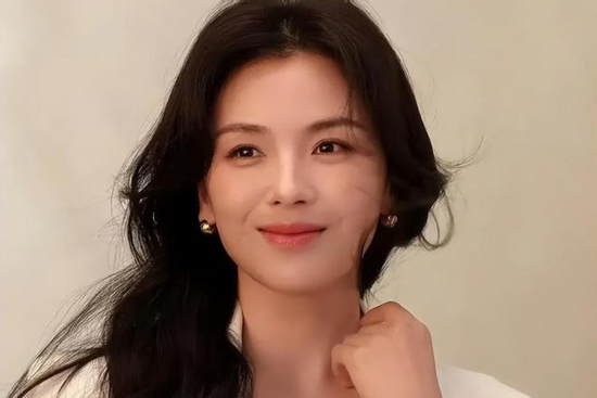 Mỹ nhân 'Thiên Long Bát Bộ' U50 vẫn đẹp xuất sắc, không ngại trả nợ nghìn tỷ cho chồng