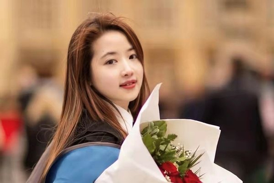 Nữ Tiến sĩ Toán học 31 tuổi đạt giải thưởng danh giá của Anh, được Oxford săn đón mức lương 1,5 tỷ/năm