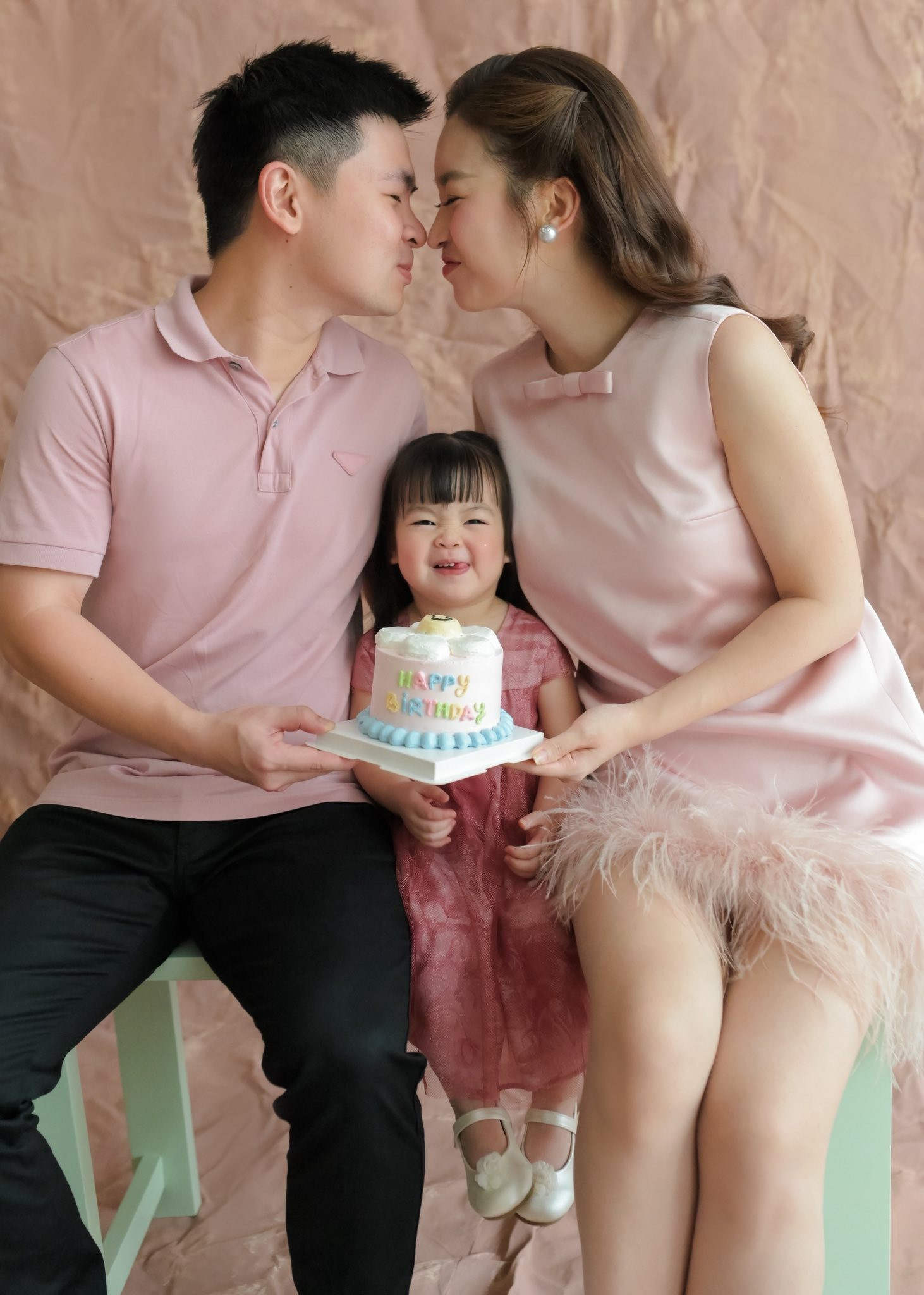 Đỗ Mỹ Linh khoe ảnh bên chồng thiếu gia biểu cảm của ái nữ thu hút sự chú ý