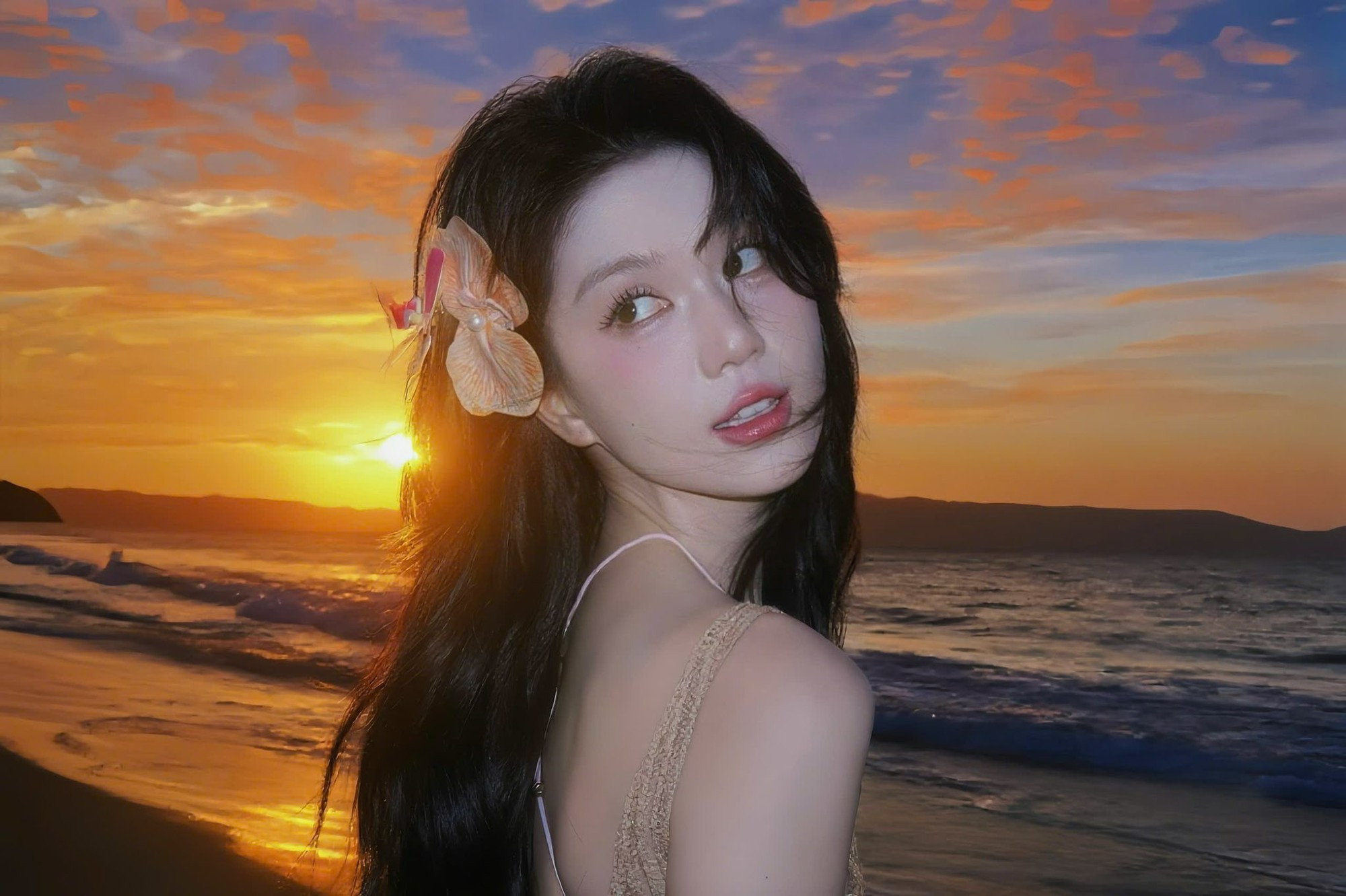 Gần 1 triệu người bật ngửa trước màn khoe dáng đi biển của Ngọc Trinh