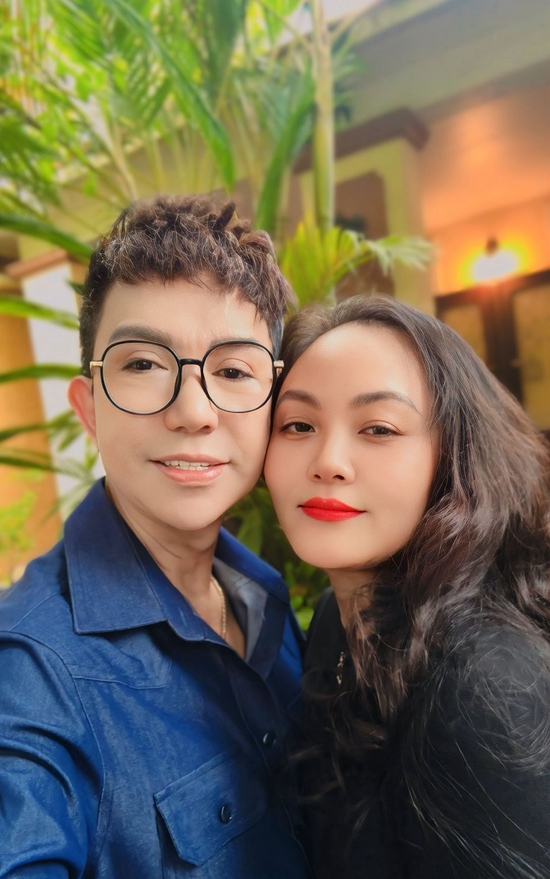 Hoa khôi Hải Phòng - vợ Long Nhật gây sốc với diện mạo trẻ đẹp ở tuổi trung niên