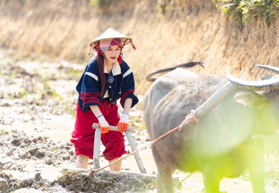 Rich kid đình đám vào showbiz Việt từng bị chê bất tài nay được dân mạng khen hết lời