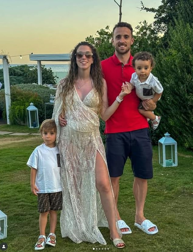 99962559 14871349 image m 151751536875728 17515395134661418645594