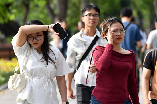 Dự báo thời tiết ngày mai 7/7/2025: Cả nước ngày nắng oi, chiều tối mưa giông