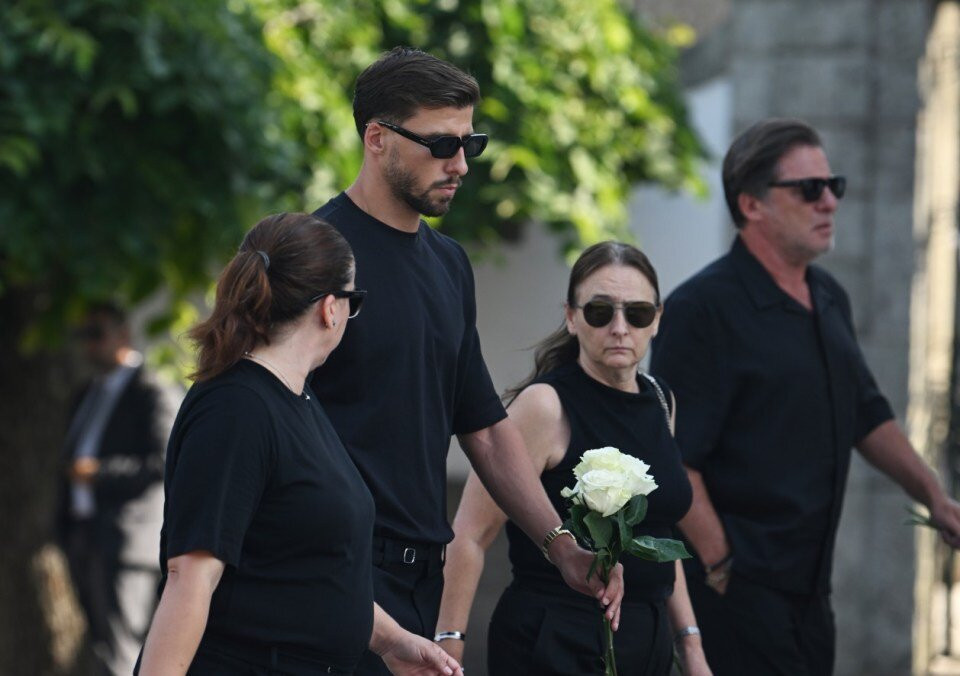 www_thesun_co_uk SOCCER Liverpool 09065112jpg JS1007730506 1 (2).jpg