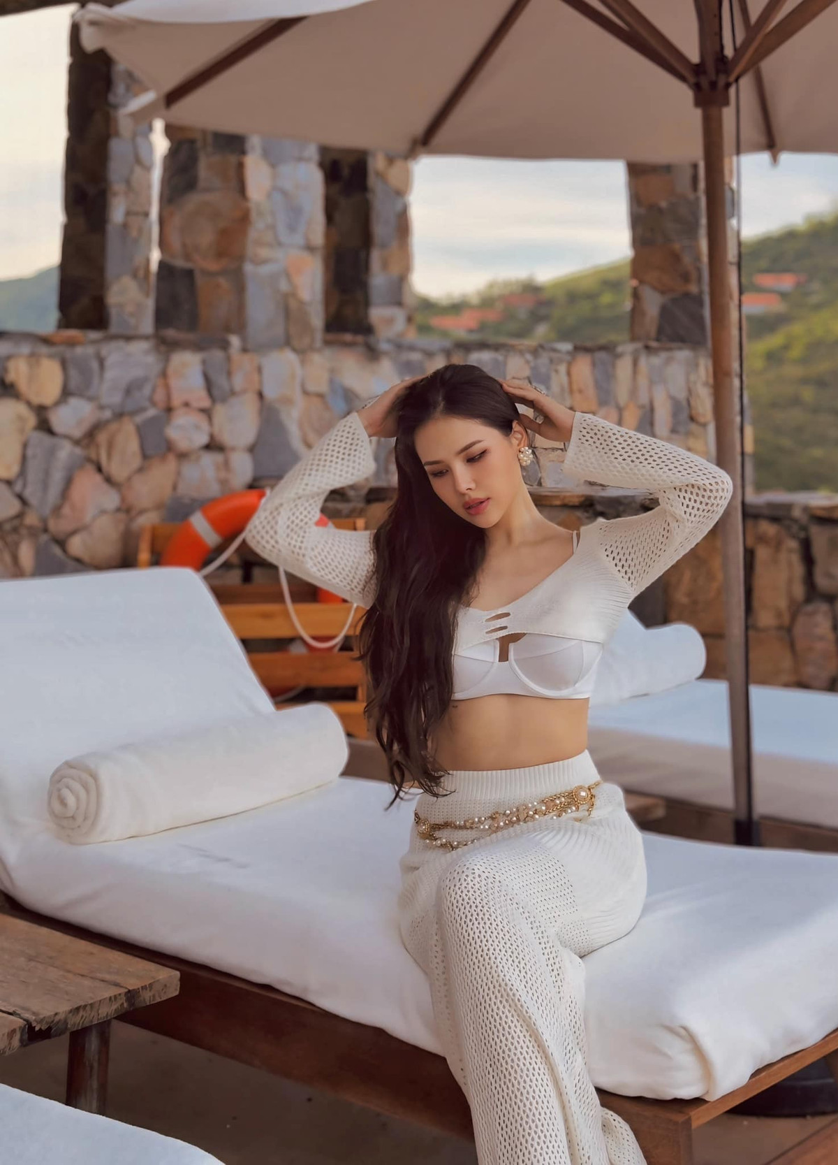 Cuộc sống một bước lên tiên của Phanh Lee sau khi lấy giám đốc tập đoàn nghìn tỷ