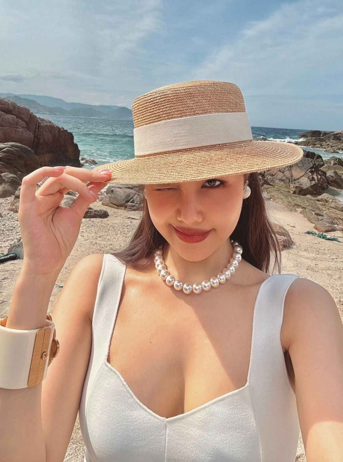 Cuộc sống một bước lên tiên của Phanh Lee sau khi lấy giám đốc tập đoàn nghìn tỷ