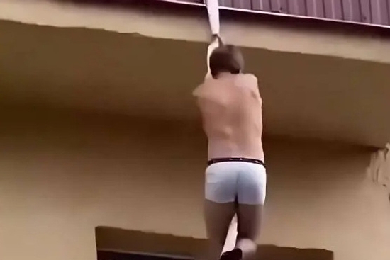 Cuộc tẩu thoát giữa ban ngày gây chấn động, hai gia đình tan nát