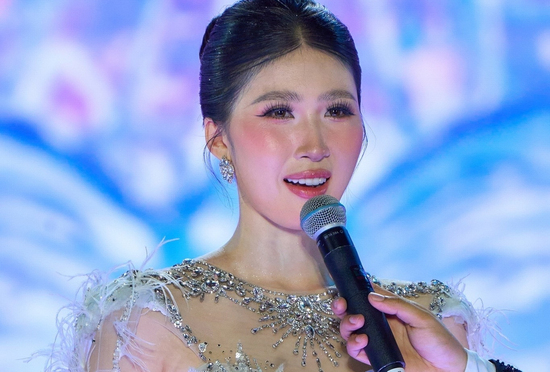 'Đứng hình' với những màn ứng xử của thí sinh thi hoa hậu