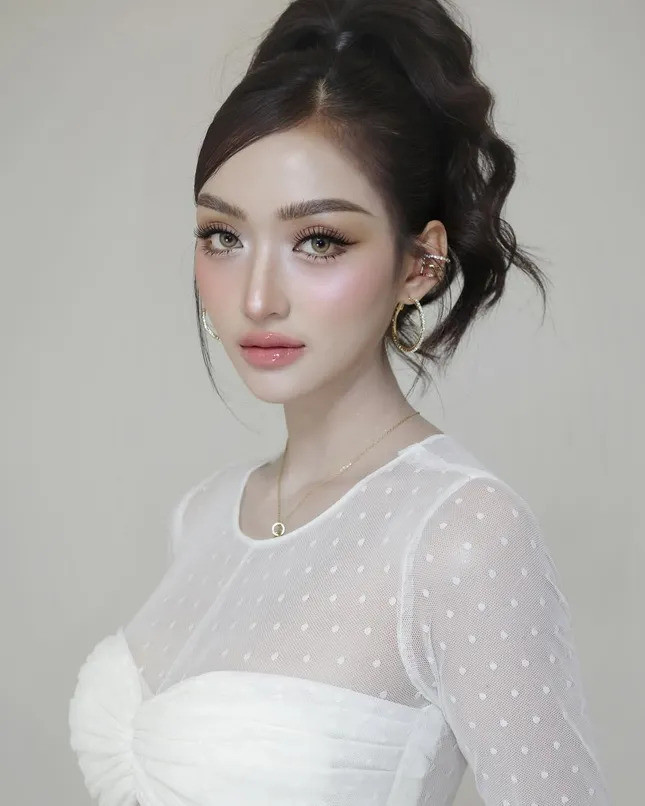 Hàng loạt người đẹp liên tiếp từ bỏ danh hiệu Hoa hậu á hậu Hòa bình