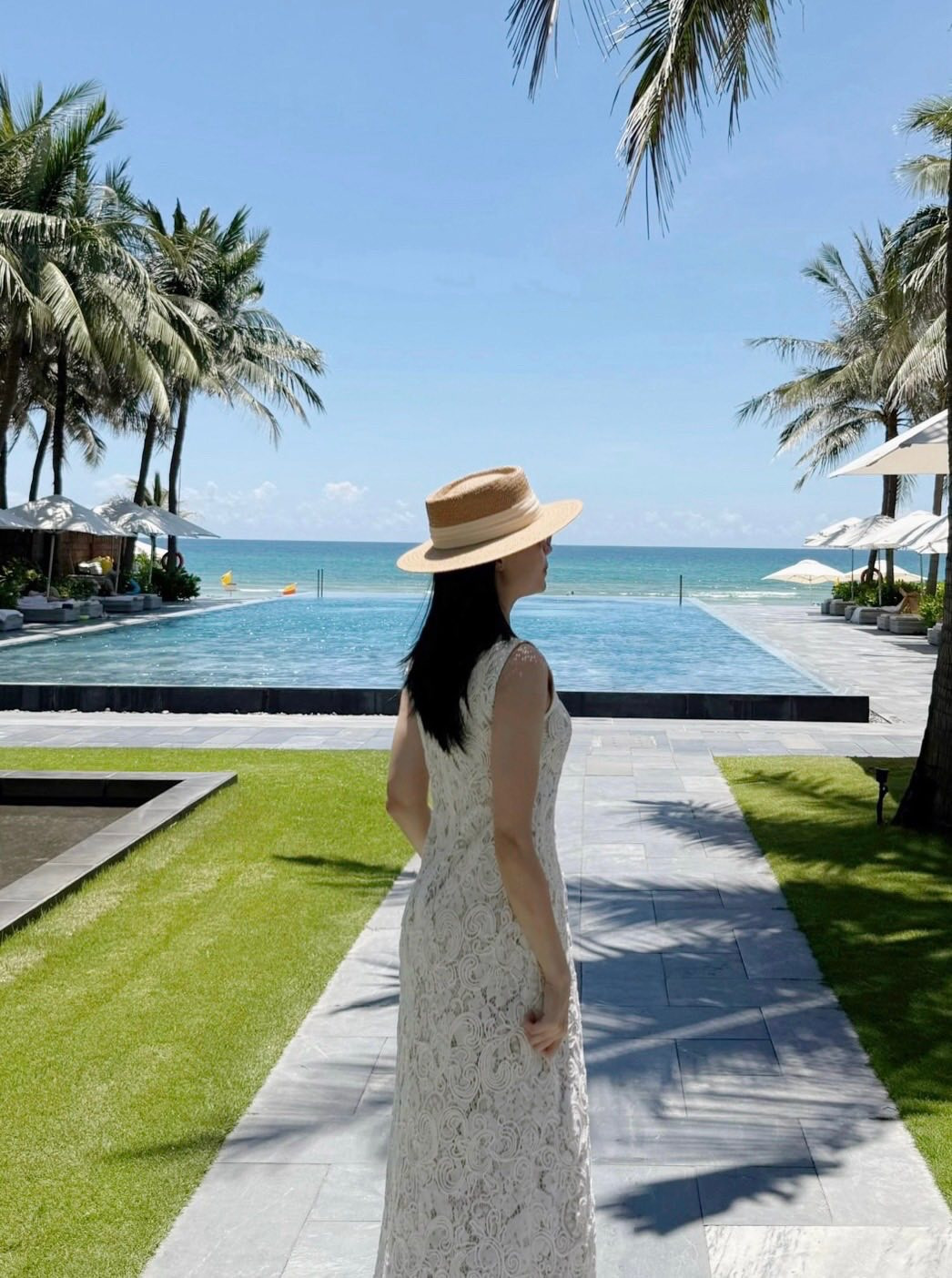 Không diện bikini đi biển, Hồng Diễm vẫn khiến fan trầm trồ- Ảnh 8.