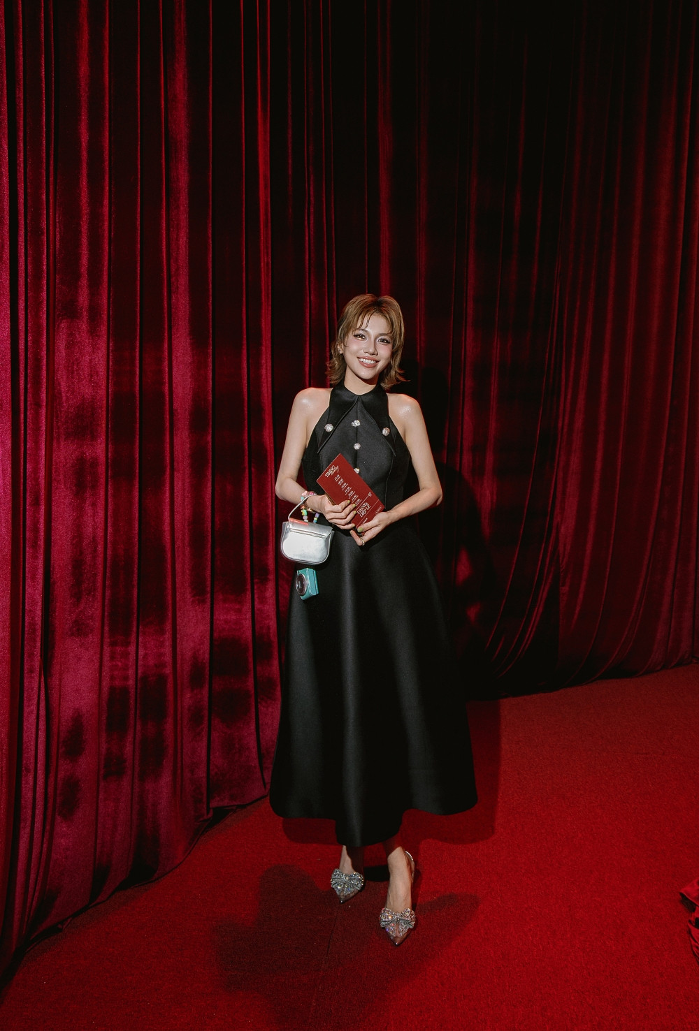 Lễ cưới ấm áp của hot mom Diệp Lê Hoàng tử bé chúc phúc cho mẹ