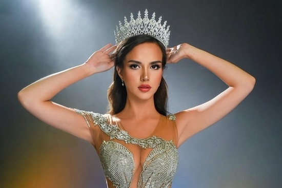 Mỹ nhân giỏi 3 thứ tiếng từng phát biểu tại Quốc hội Anh thi Miss World là ai?