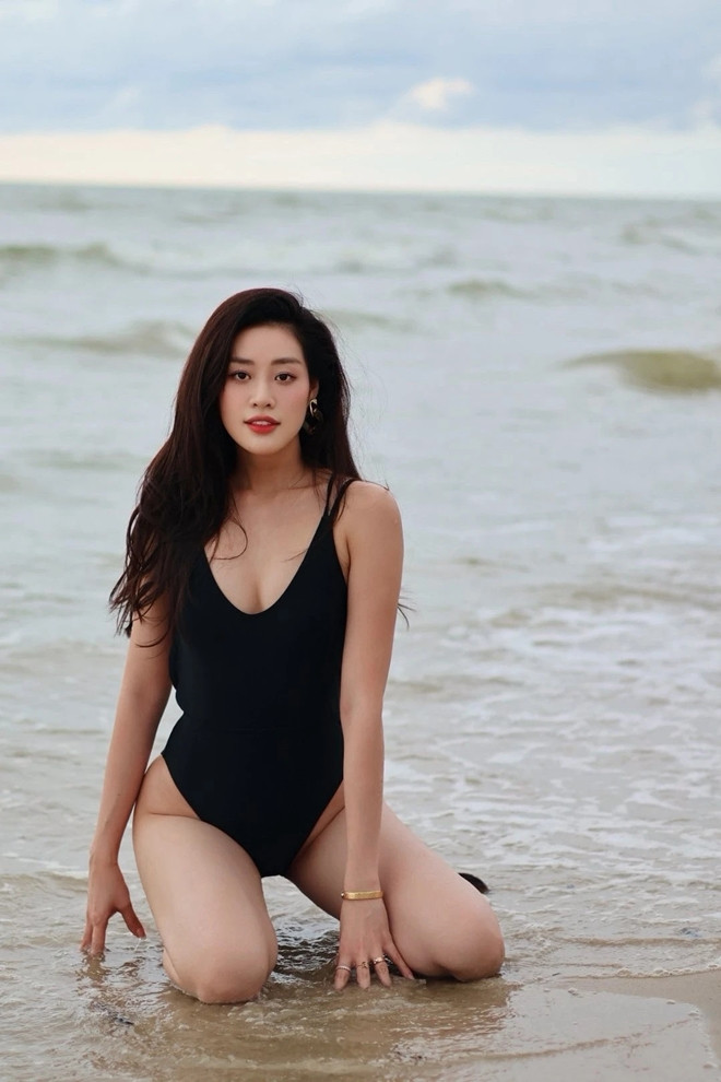 Thanh Hằng Khả Ngân Tóc Tiên khoe bộ hình bikini gợi cảm