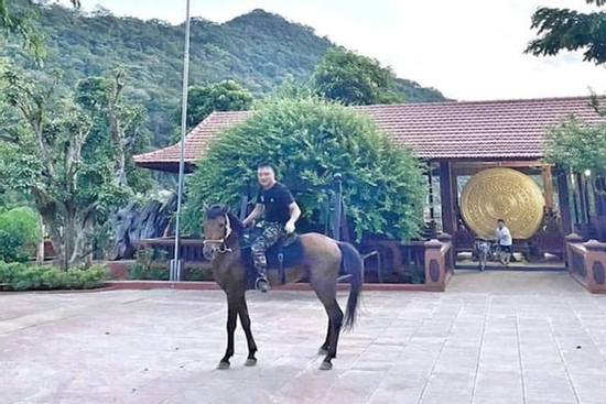 Vi 'ngộ' – từ kẻ có bệnh án tâm thần đến ông trùm thế giới ngầm