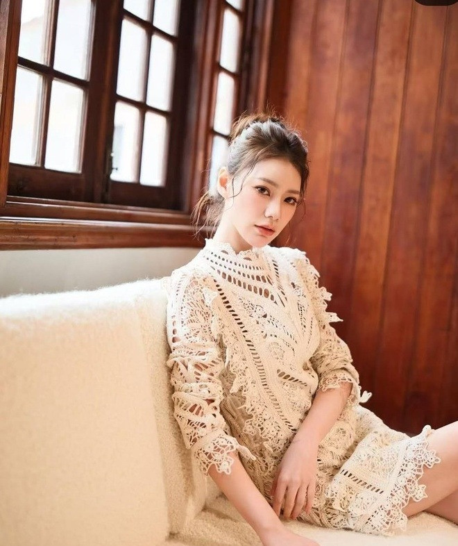 Vợ mới của Uông Tiểu Phi đáp gia đình Từ Hy Viên