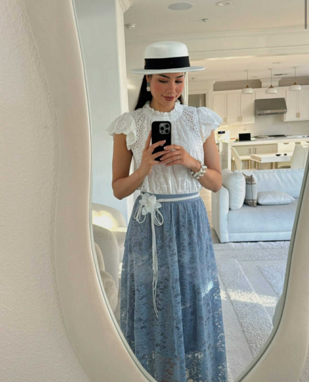 Động thái mới của Phạm Hương sau tin đồn rạn nứt hôn nhân