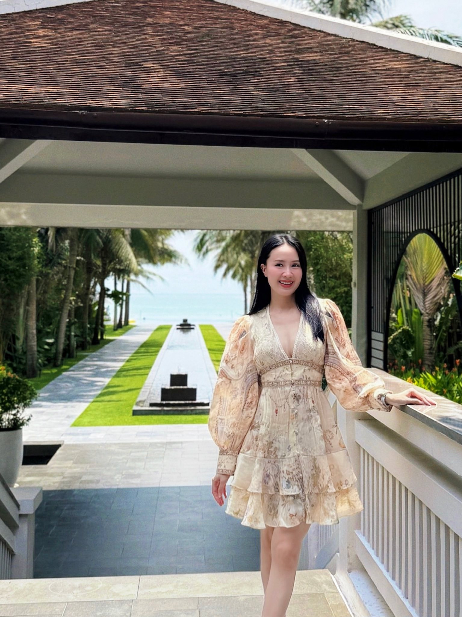 Không diện bikini đi biển, Hồng Diễm vẫn khiến fan trầm trồ- Ảnh 10.