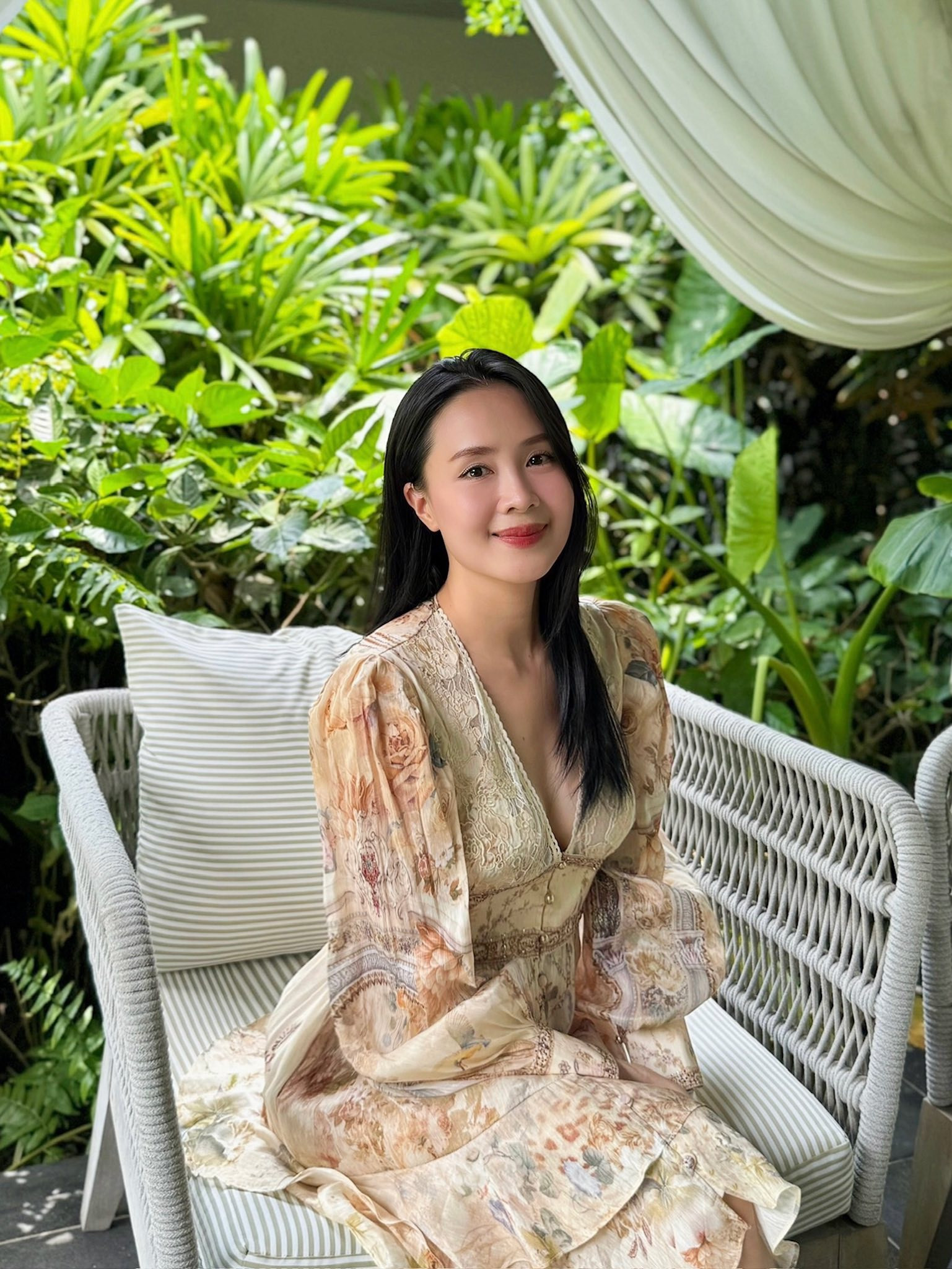 Không diện bikini đi biển, Hồng Diễm vẫn khiến fan trầm trồ- Ảnh 9.