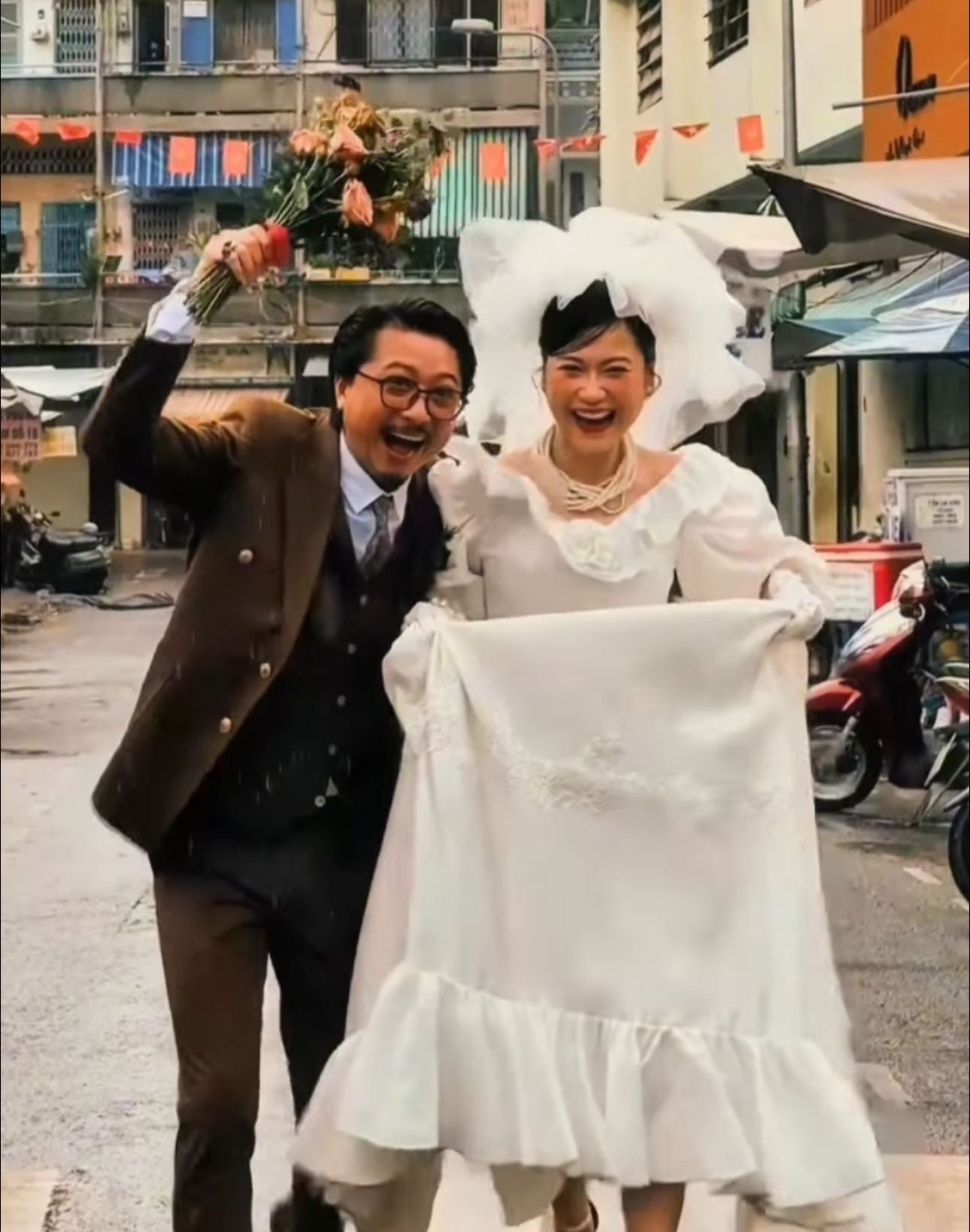 Lâm Vỹ Dạ bất ngờ đăng ảnh mặc váy cưới chuyện gì đang xảy ra