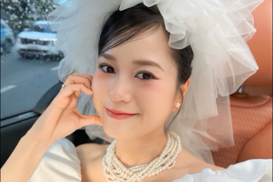 Lâm Vỹ Dạ bất ngờ đăng ảnh mặc váy cưới, chuyện gì đang xảy ra