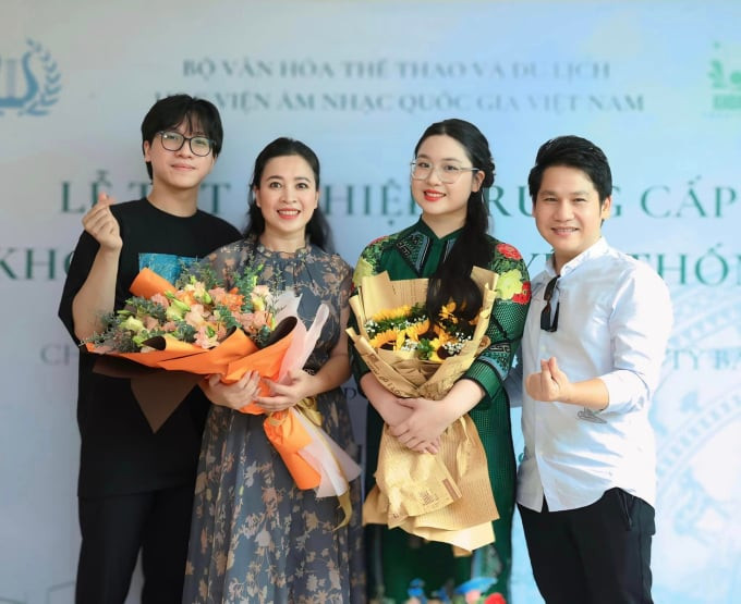 Gia đình nhỏ của Trọng Tấn.