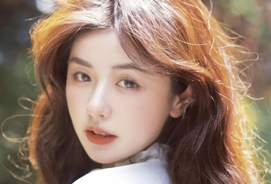 Đúng 12h trưa ngày 8/7/2025: 3 con giáp được hào quang chiếu rọi, phất lên trông thấy, làm gì cũng thành công rực rỡ