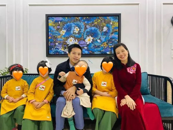 Chân dung chồng đại gia chống lưng cho MC Minh Trang làm mô hình Làng Háo Hức đang gây tranh cãi