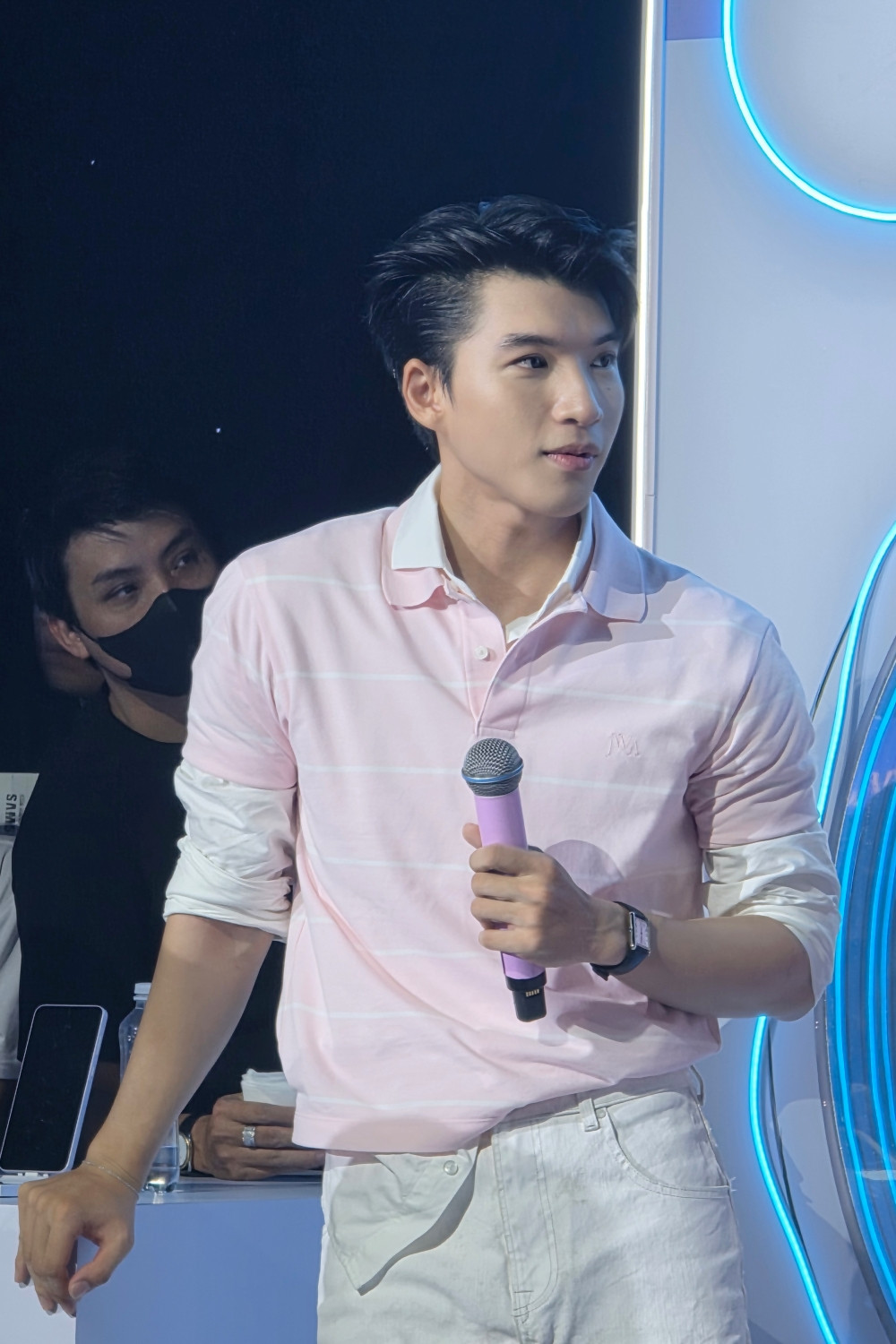 HIEUTHUHAI bật mí nơi các bài hit ra đời truyền cảm hứng về sự tự tin vào bản thân