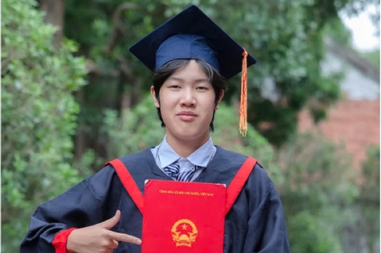 Nam sinh tự học tiếng Nhật, đỗ 2 trường chuyên danh tiếng của Hà Nội