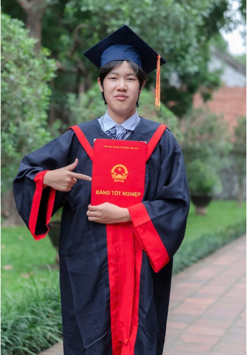 Trương Quang Việt tự học tiếng Nhật từ lớp 6 để giành 2 tấm vé vào lớp tiếng Nhật của 2 trường chuyên top đầu Hà Nội. (Ảnh: NVCC)