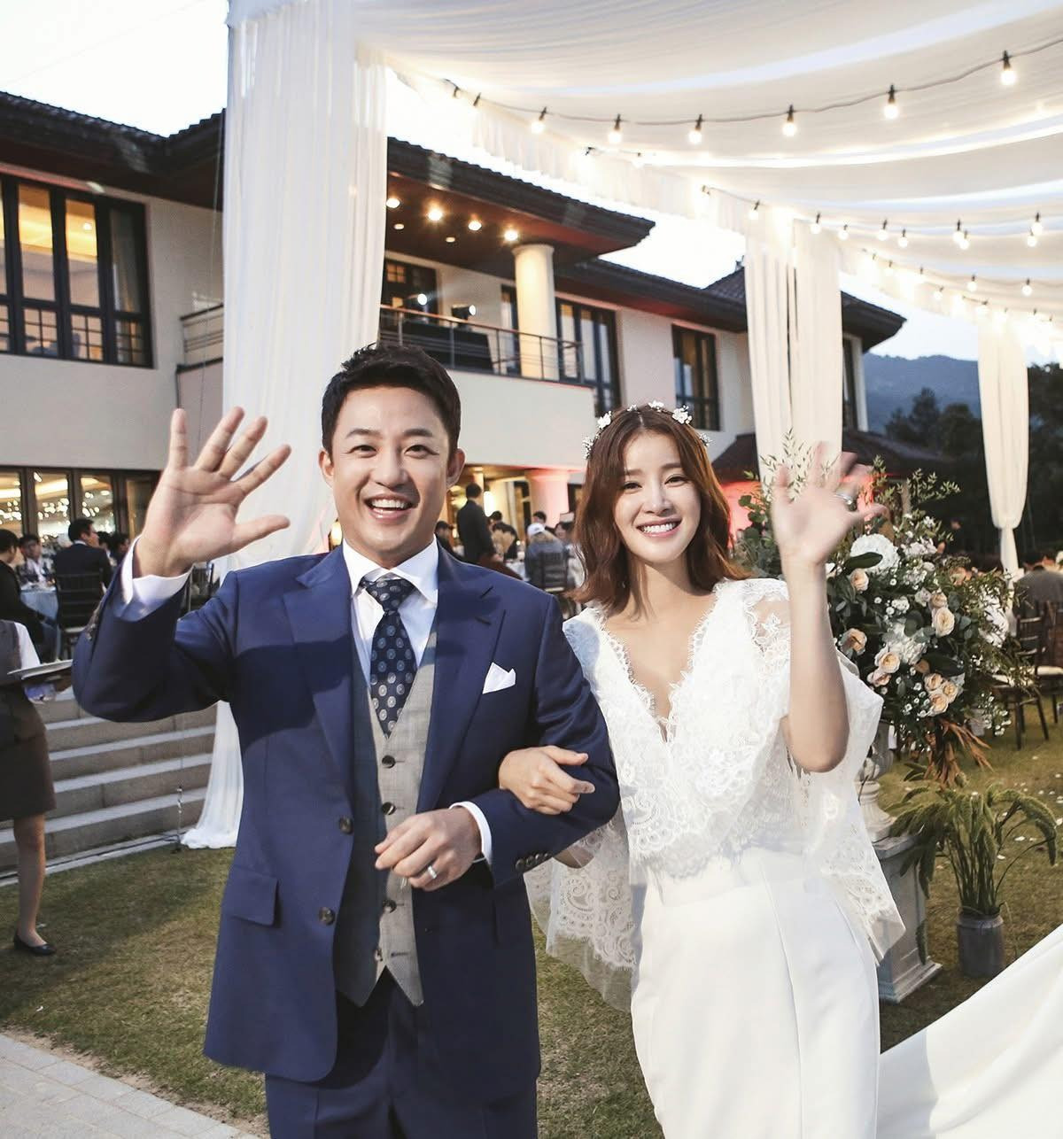 Người đẹp Vườn Sao Băng có bầu khi vừa ly hôn danh tính cha đứa trẻ khiến ai cũng ngã ngửa