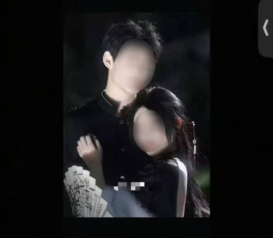 Cô gái sụp đổ vì phát hiện bạn trai sắp cưới trong video của 'Lão Hồng Nam Kinh', phản ứng của gã thanh niên gây phẫn nộ