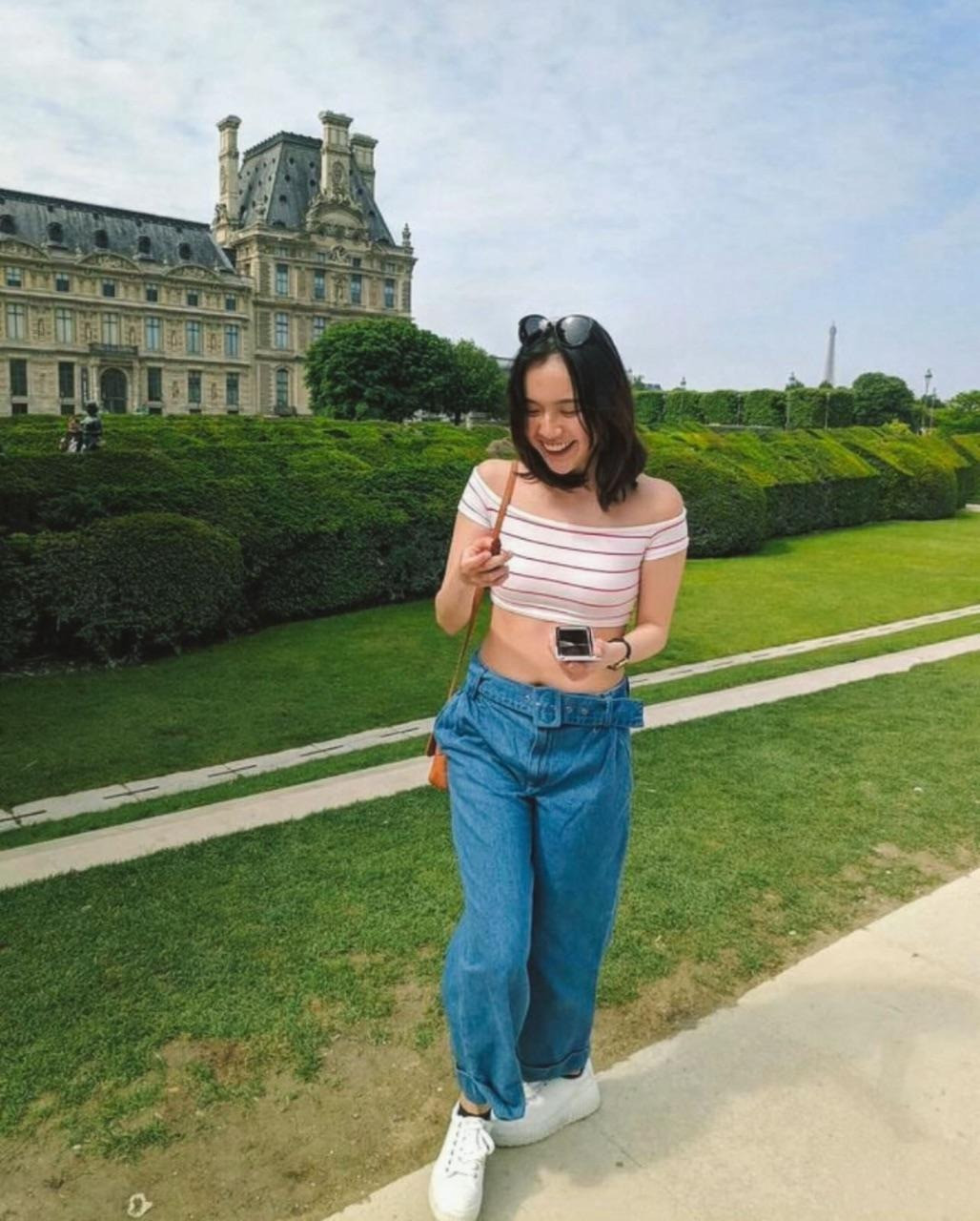 Hải Tú bị khui loạt ảnh thời du học Pháp dụi mắt trăm lần nhận chẳng ra