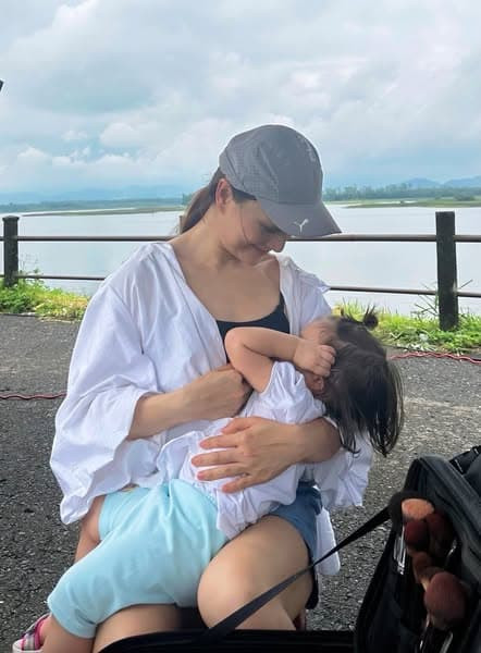 Lan Phương gây tranh cãi vì khoảnh khắc nhạy cảm nơi công cộng bên con gái 16 tháng tuổi