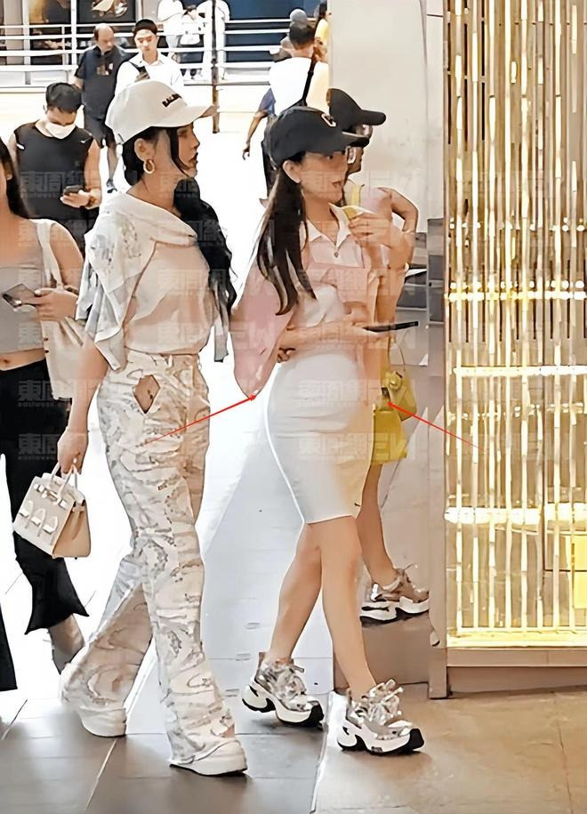 Thiên vương Hong Kong treo thưởng lớn nếu vợ trẻ kém 22 tuổi sinh con trai