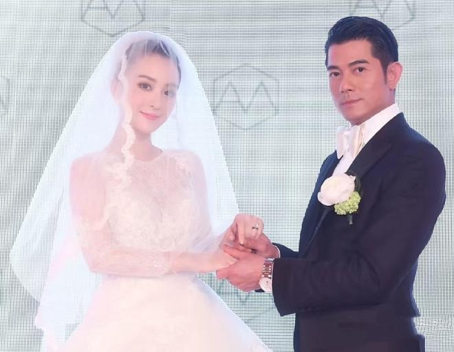 Thiên vương Hong Kong treo thưởng lớn nếu vợ trẻ kém 22 tuổi sinh con trai