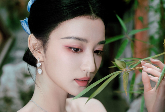 Kể từ thứ Sáu ngày 1/8/2025, 3 con giáp tài lộc vô biên, làm ăn vượng phát, vận trình sáng như trăng rằm