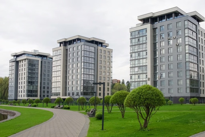 Chiêu lừa đảo tinh vi đã giúp cô gái có tiền đặt cọc mua căn hộ. (Ảnh: Shutterstock)