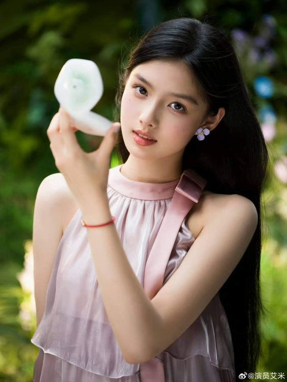 Đúng ngày mai, thứ Bảy 2/8/2025, Thần Tài lẫn quý nhân trao tài lộc, 3 con giáp phúc khí tràn đầy, công việc thăng tiến như 'cá gặp nước', hoan hỉ làm gì cũng ra tiền - Ảnh 2