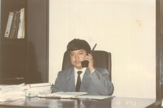 Loạt ảnh hiếm thời trẻ của ông Hoàng Nam Tiến