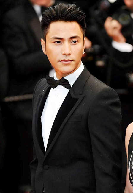 Nam thần màn ảnh gây choáng với diện mạo khác lạ - Ảnh 5.