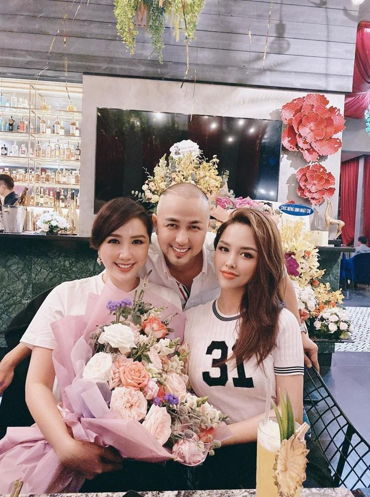 Cuộc sống quý tộc của nữ CEO đình đám sau 8 năm kết hôn với anh trai đại gia của ca sĩ Bảo Thy