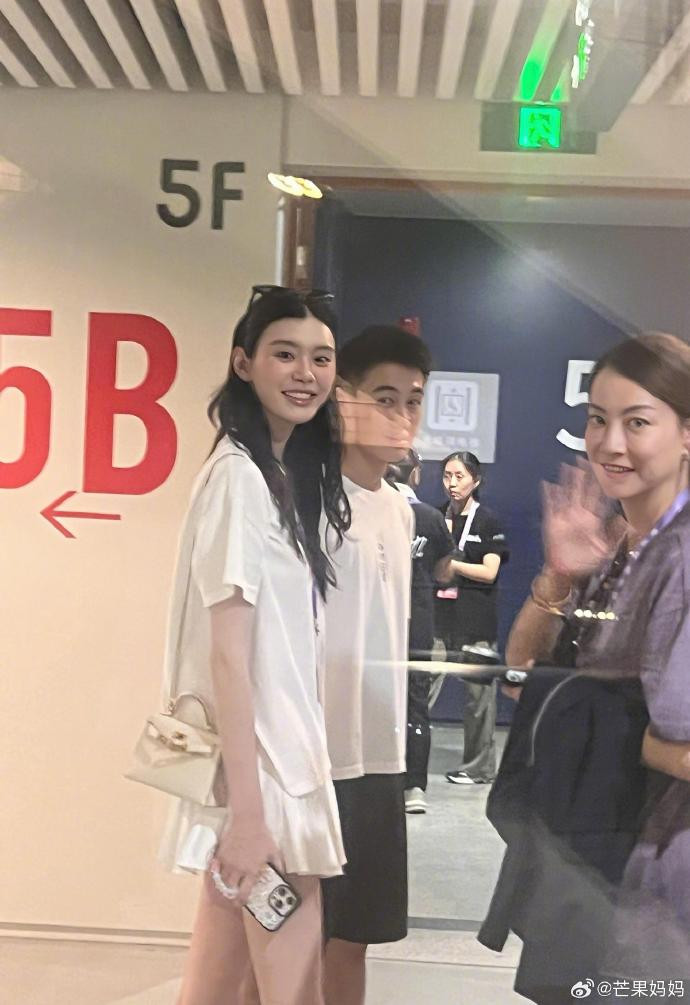 Động thái gắt phía siêu mẫu đình đám khi chồng thiếu gia gặp liên hoàn phốt ngoại tình lừa đảo