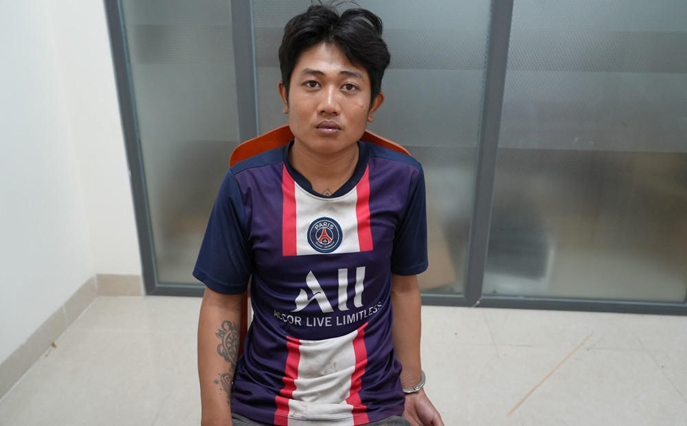 Bực tức vì bị bạn “bỏ kèo” nhậu, thanh niên đập phá hơn 10 ô tô.jpg