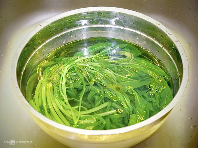 Shark Bình gây tranh cãi khi khoe được Phương Oanh đãi món 'rồng xanh búi tó'- Ảnh 12.