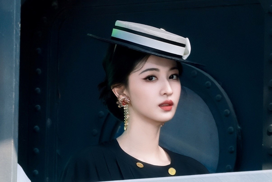 Vương Sở Nhiên hút 30 triệu lượt xem